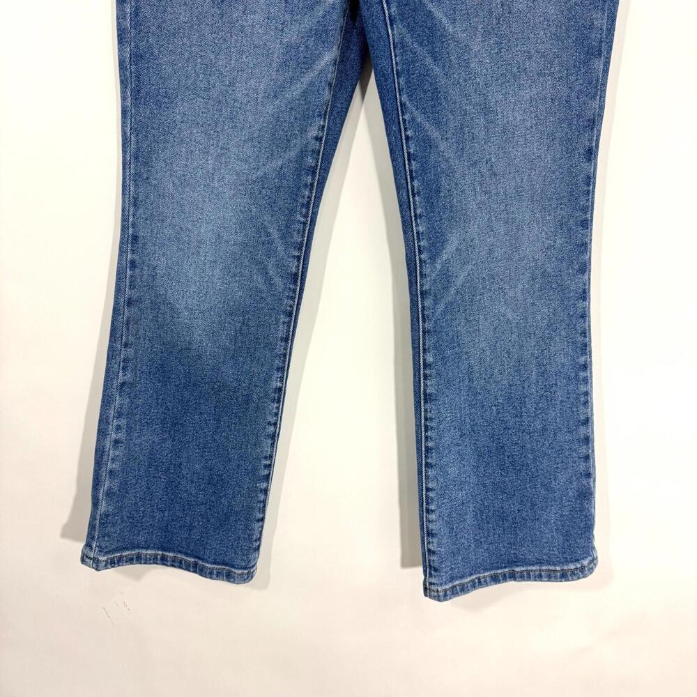 BlankNYC Women’s Size 28 Blue Denim The Vandam Hi Rise Kick Flare Cropped Jeans - Picture 3 of 11